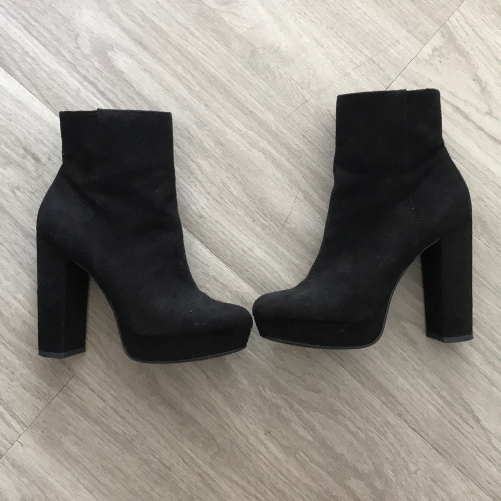 Charlotte Russe black midi booties